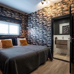 Cosy Aquarium For A Couple Or Friends